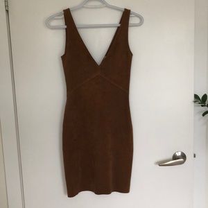 Aritzia - Wilfred Free tan suede fitted dress